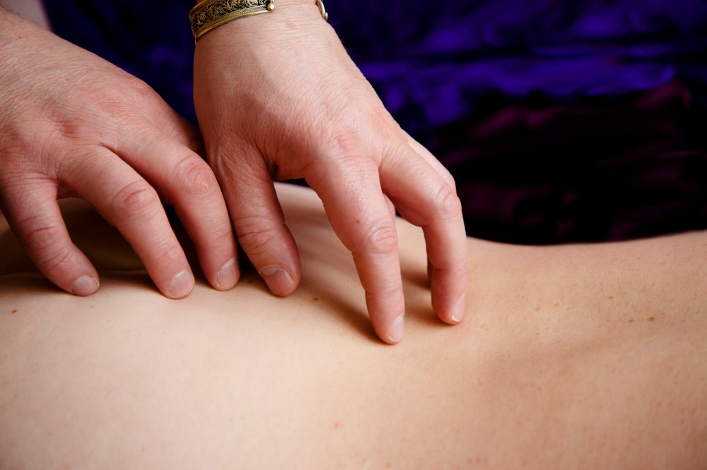 Tantra-Massage-Training-back-massage-1